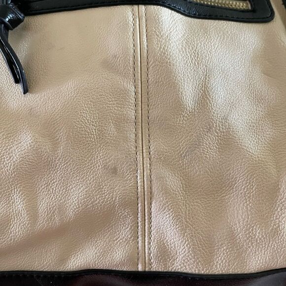 Steve Madden Vegan leather Beige& black Satchel/shoulder bag gold tone hardwares - Picture 2 of 12